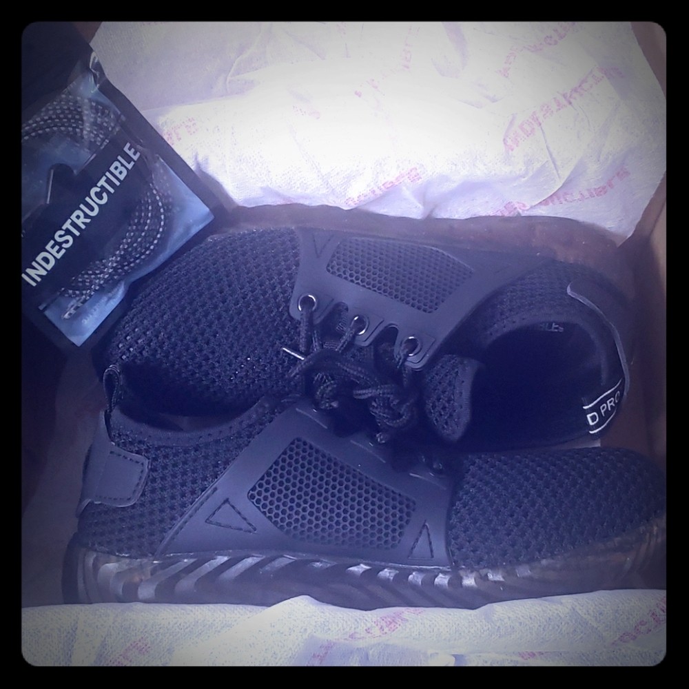 Indestructible shoes with extra laces